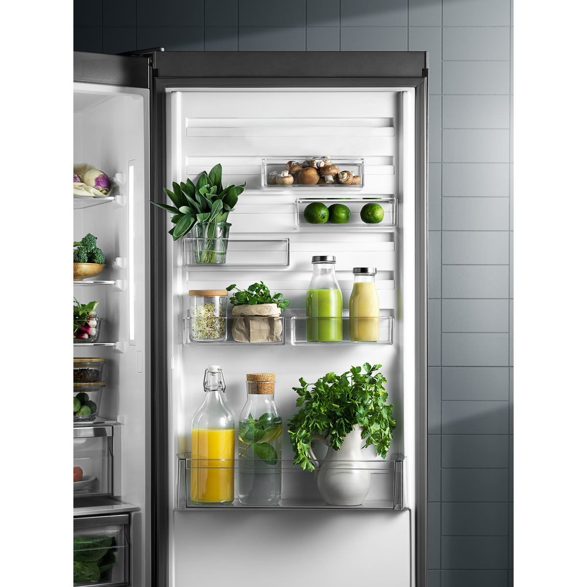 Electrolux - Szabadonálló kombinált hűtő-fagyasztó - LNT7ME32X3