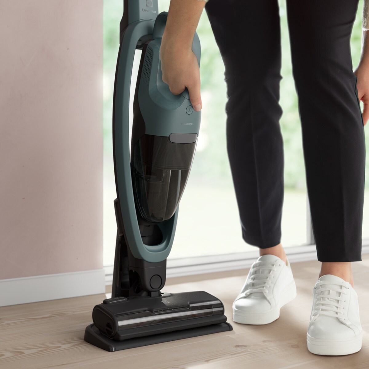 Electrolux - Akkumulátoros álló porszívó - ES52C212XN