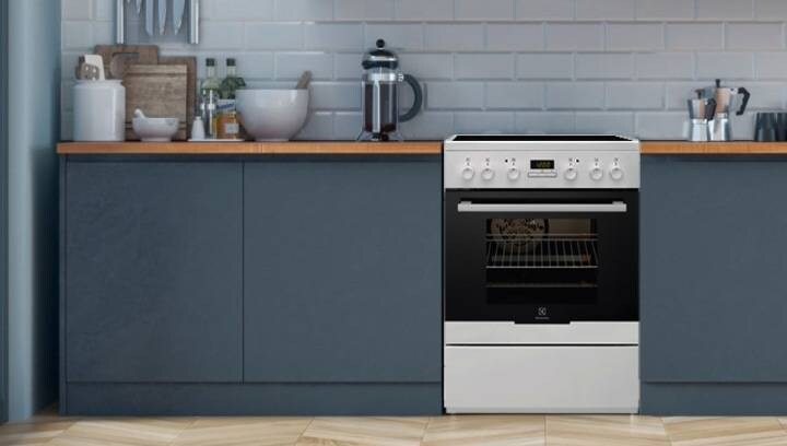 Egy Electrolux tűzhely sütővel stílusos konyhai környezetben