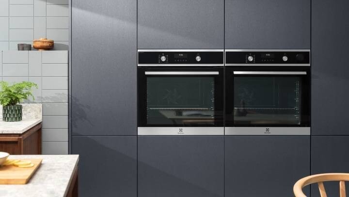 Két beépített Electrolux sütő, melyek tökéletesen illeszkednek egy stílusos konyhába