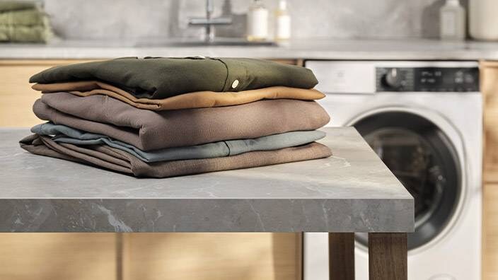 Elpazarolt ruhatár, globális probléma