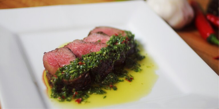 Grillezett marha szték chimichurrival