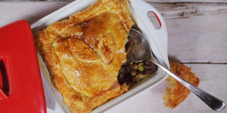 Ünnepi pite kacsaraguval töltve